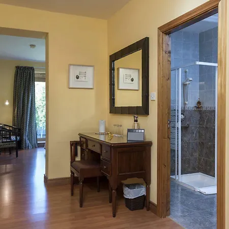 Bed & Breakfast Kilbree House 4*