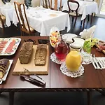 Bed & Breakfast Kilbree House